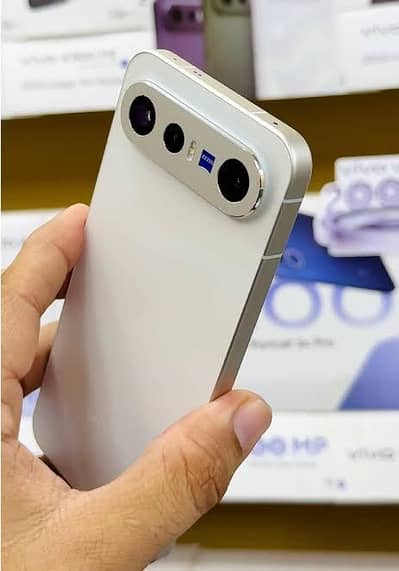 Vivo X300 FE