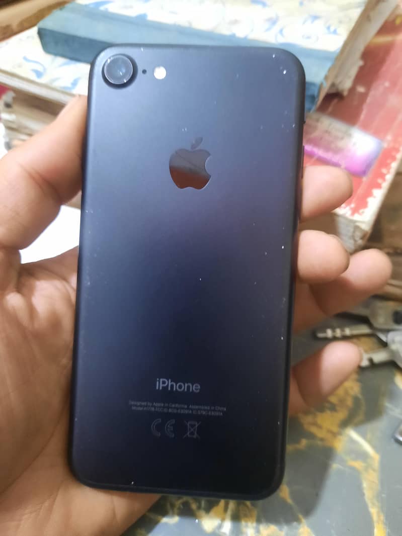 Apple iPhone 7 1