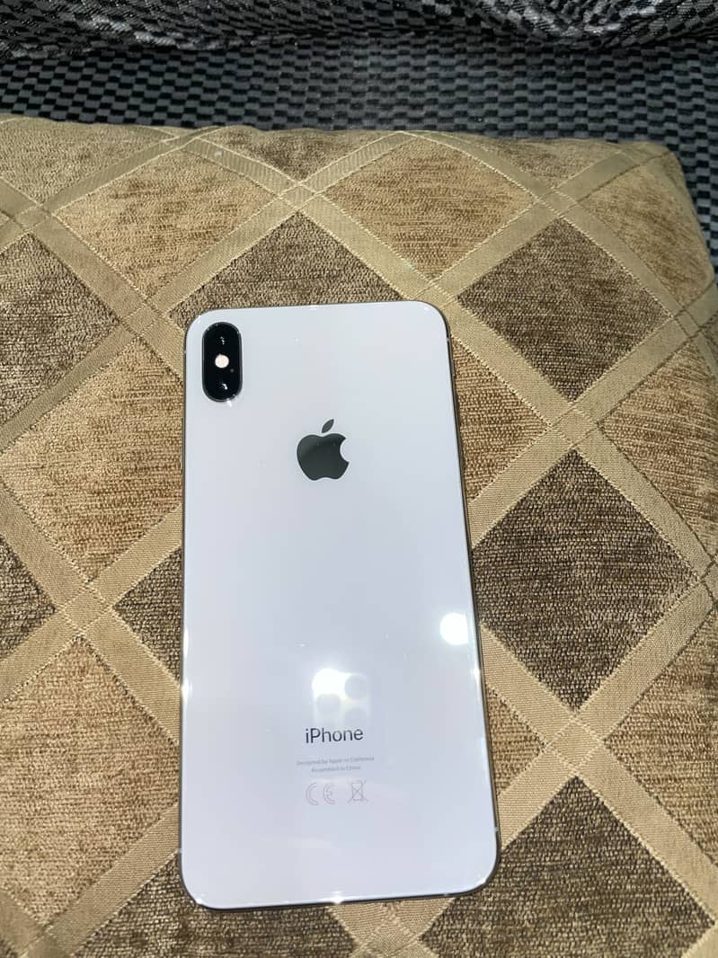 Apple iPhone XS Max 0