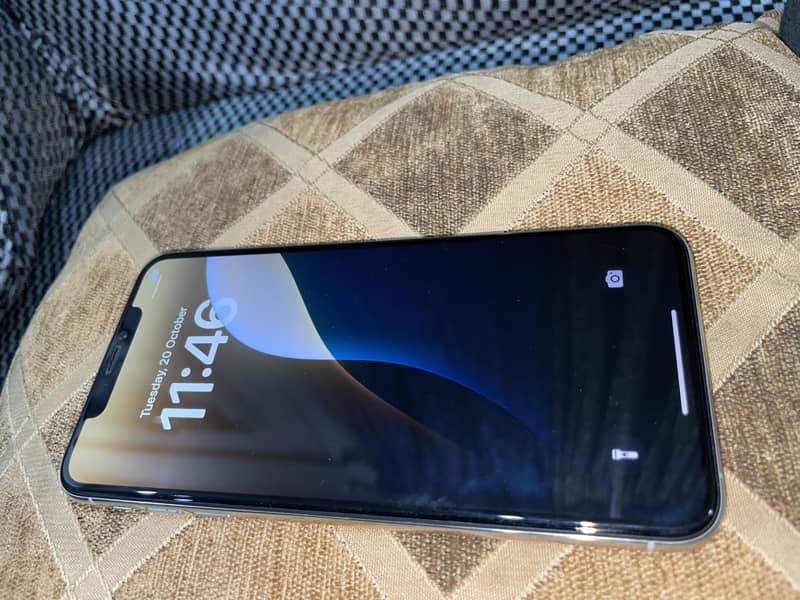 Apple iPhone XS Max 3