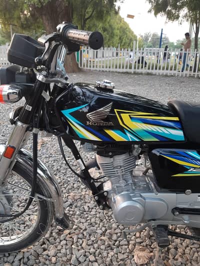 Honda CG 125 Black Addition 2026