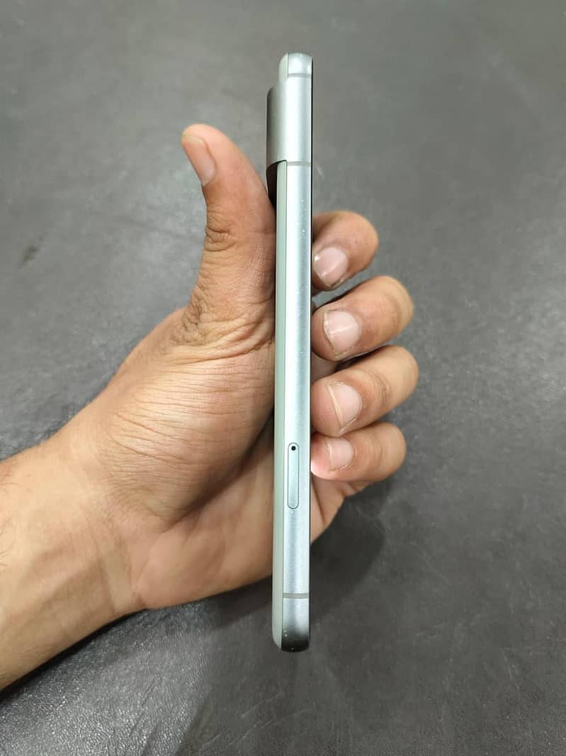 Google Pixel 8 5