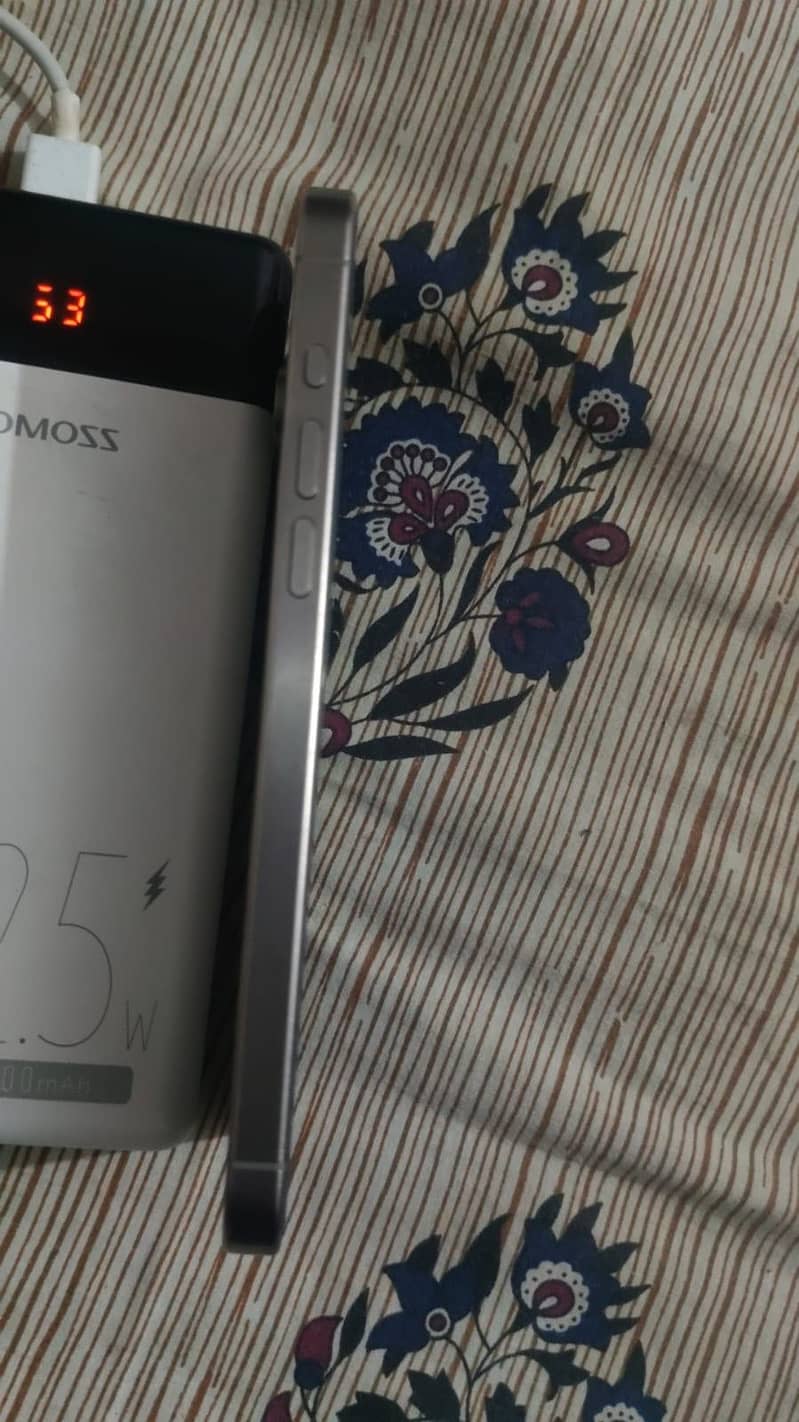 Apple iPhone 15 Pro Max 5