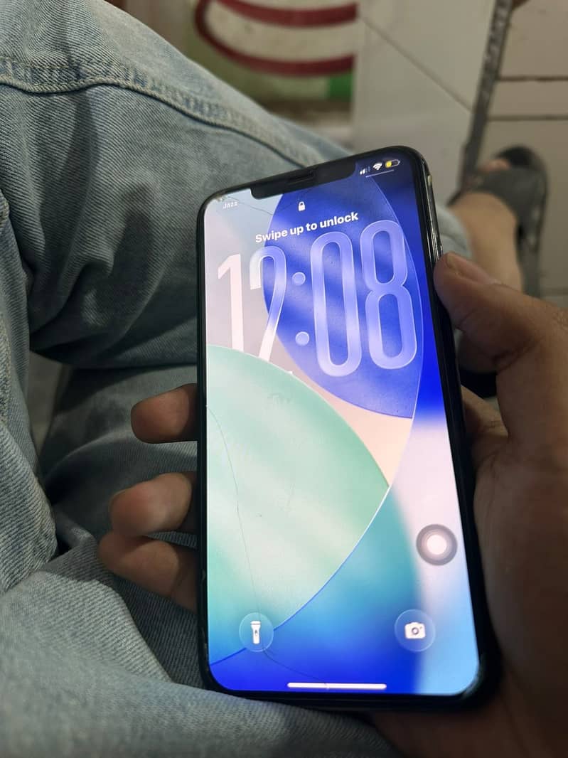 Apple iPhone 11 Pro Max 1