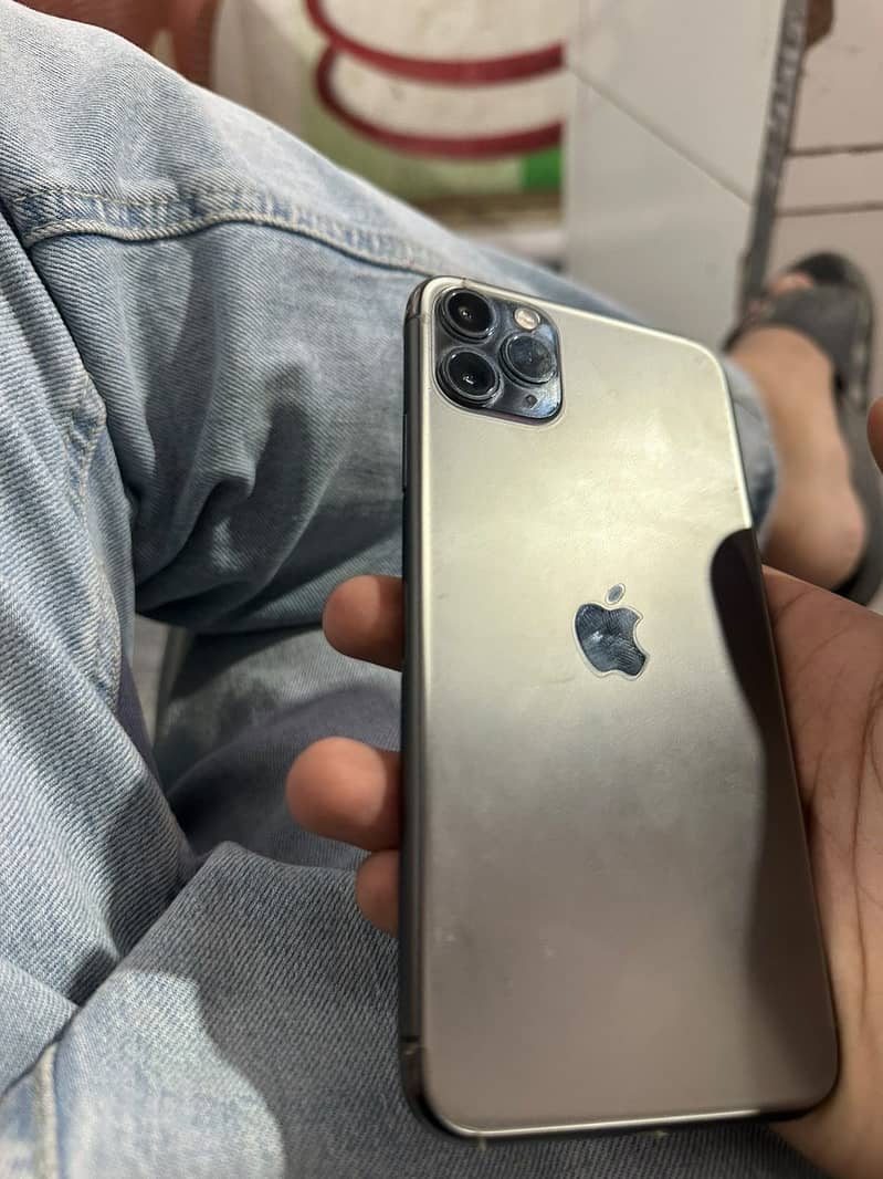 Apple iPhone 11 Pro Max 3
