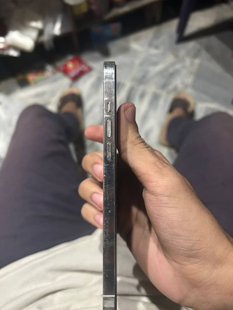 Apple iPhone 12 Pro Max 3