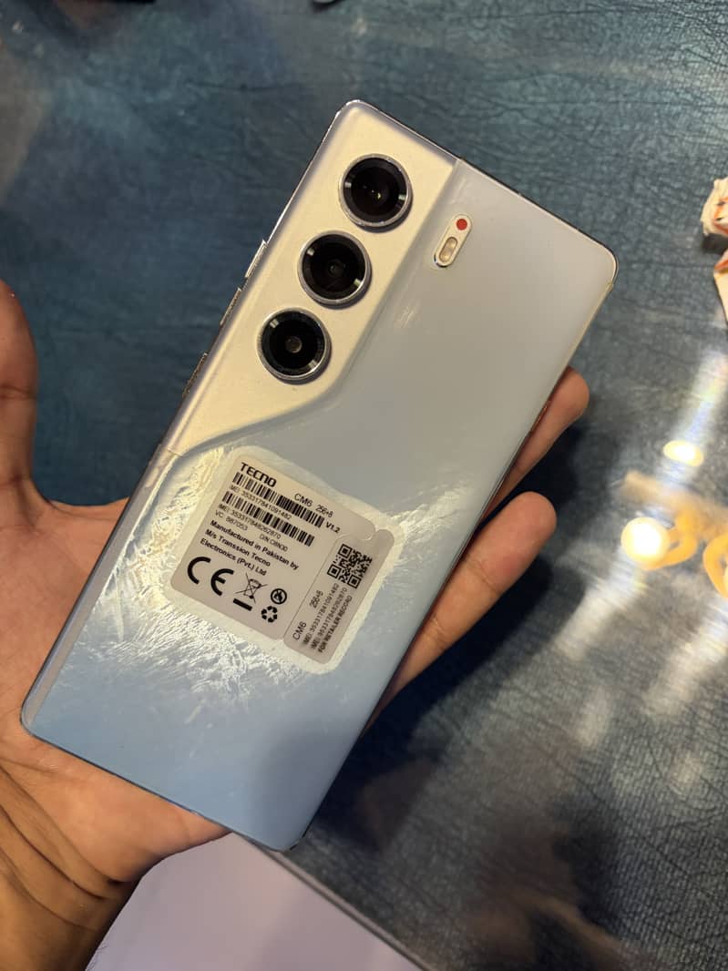 Tecno CAMON 40 Pro 0