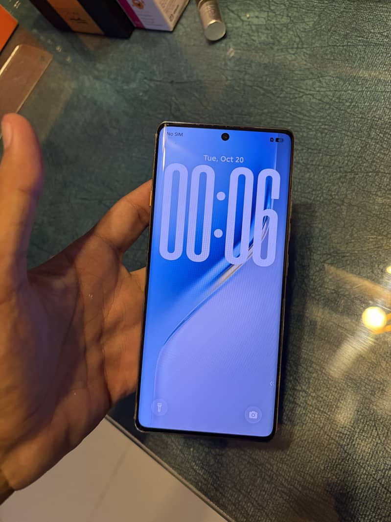 Tecno CAMON 40 Pro 4