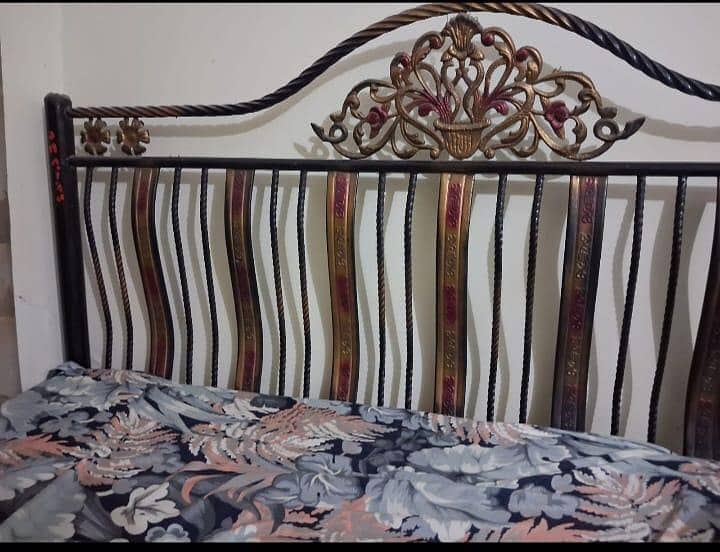 Iron Bed 0