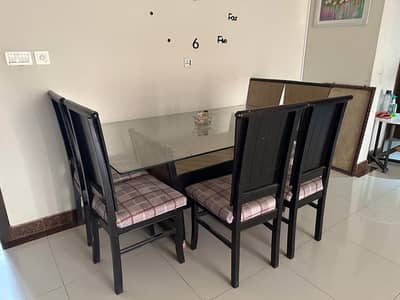 6 SEATER DINING TABLE FOR SALE