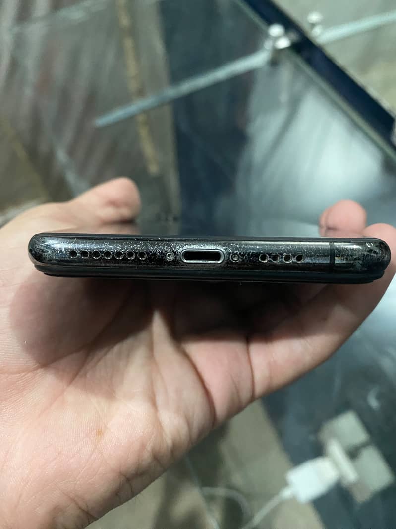 Apple iPhone XS Max 0
