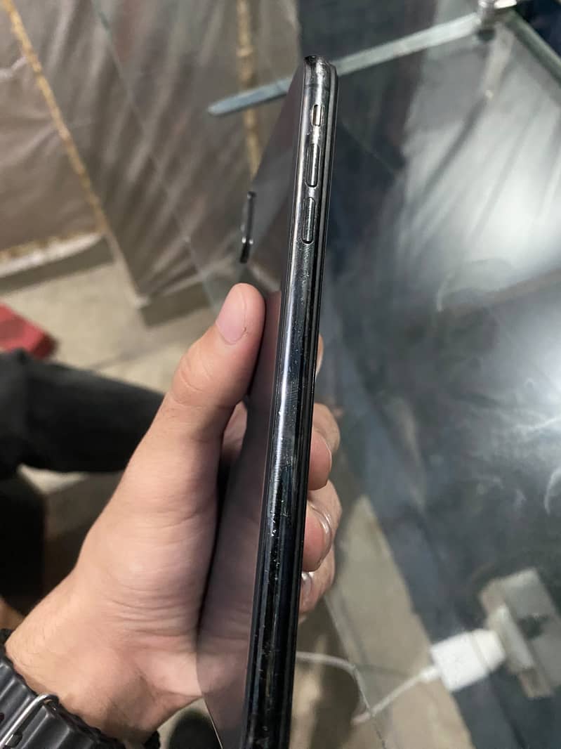 Apple iPhone XS Max 2