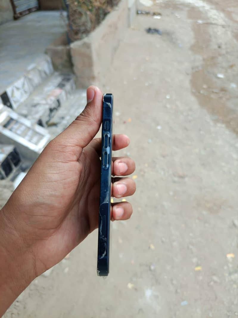 Apple iPhone 14 4