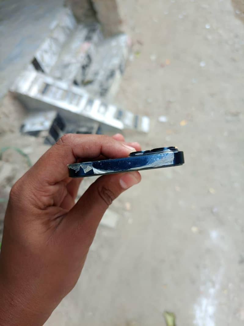 Apple iPhone 14 5