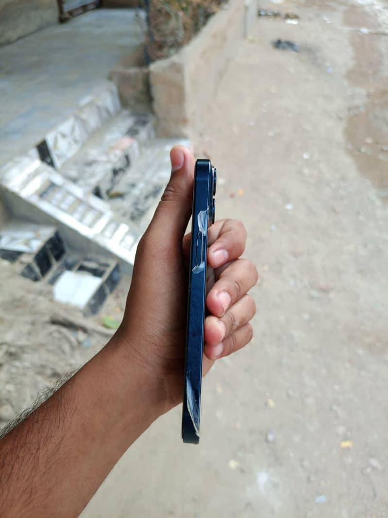 Apple iPhone 14 7