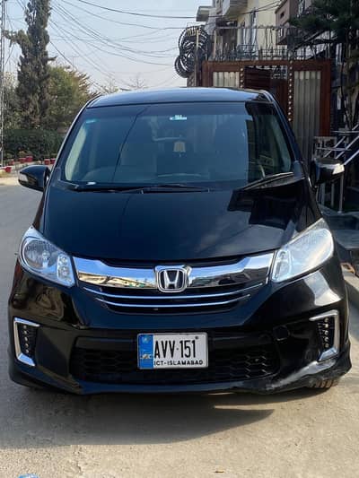 Honda Freed  Hybrid 2016