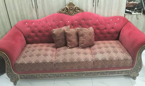 sofa set is available in very beautiful red in attractive color.