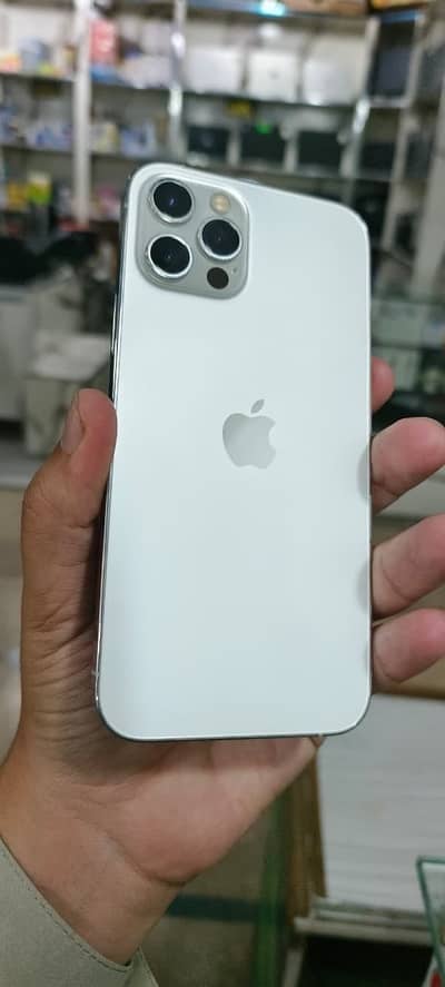 Apple iPhone 12 Pro ( 03141570118 )