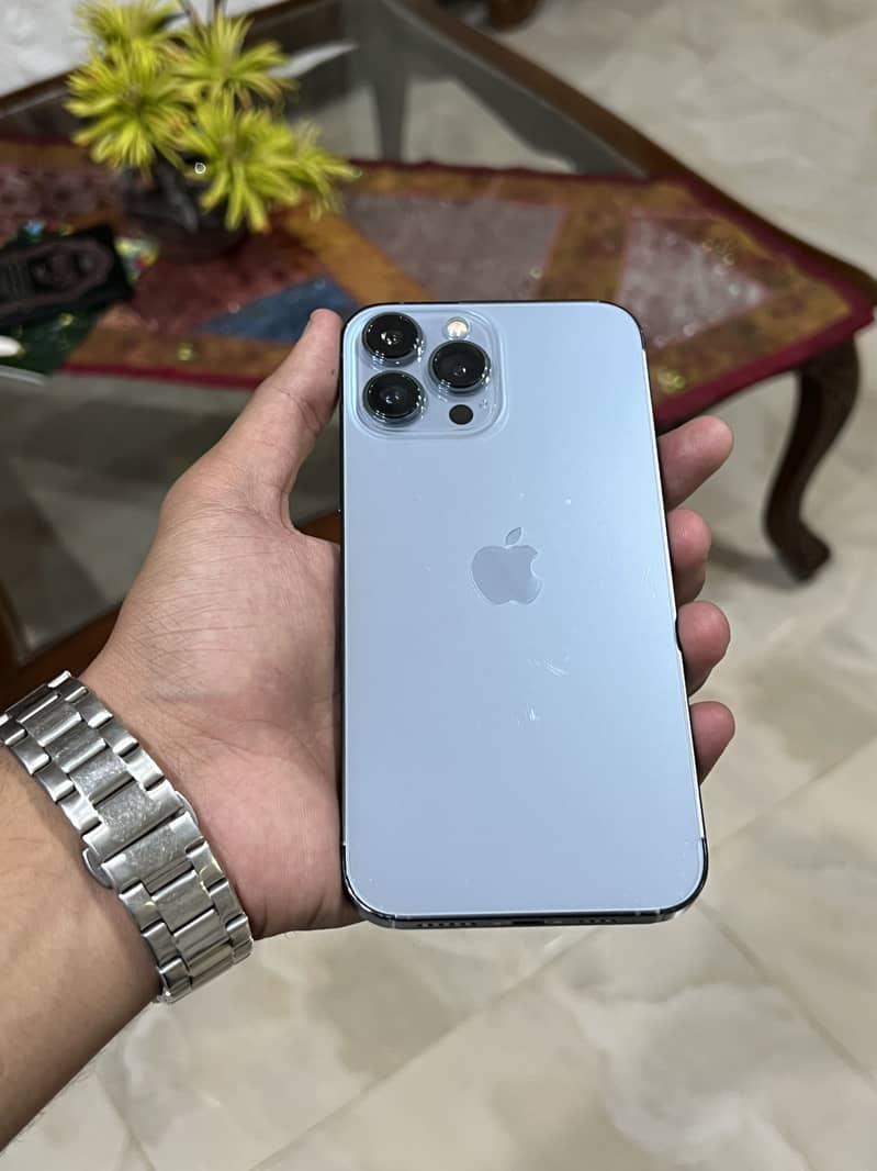 Apple iPhone 13 Pro Max 4