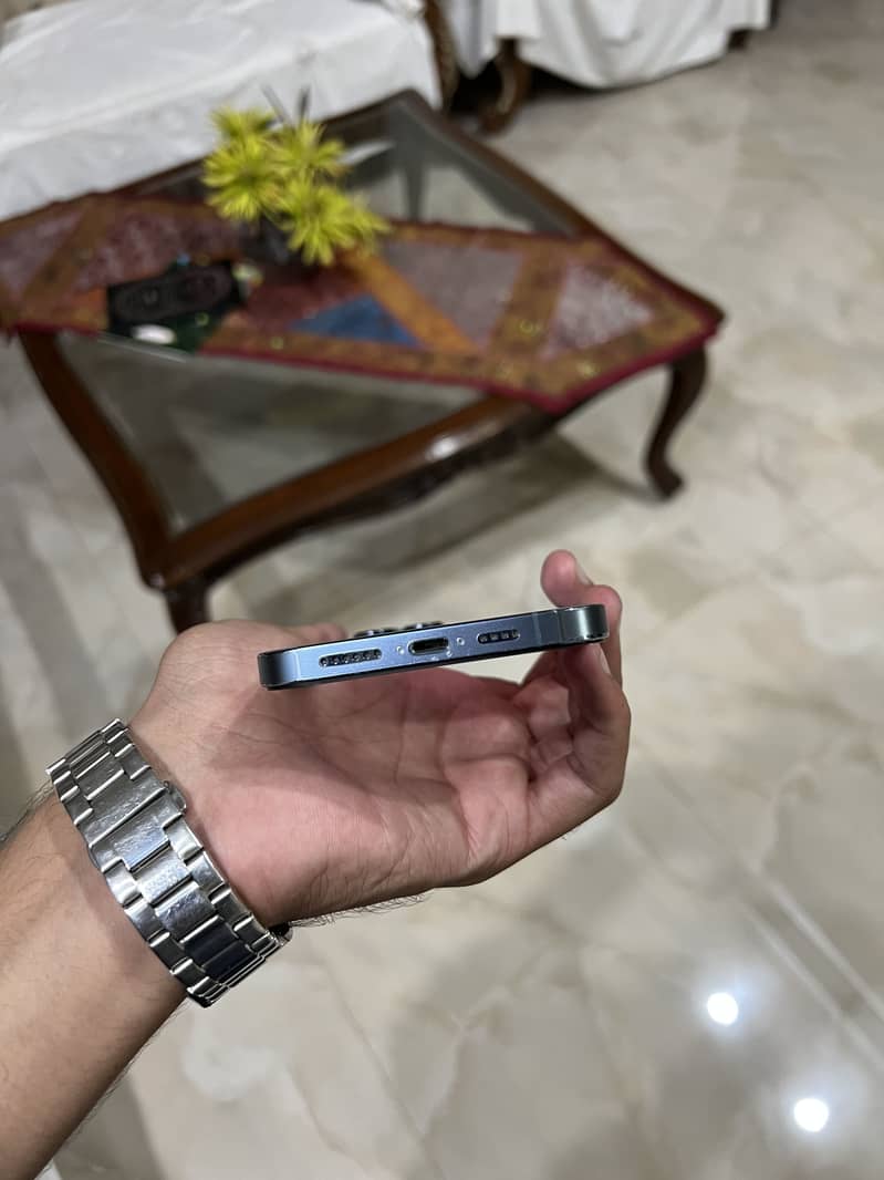 Apple iPhone 13 Pro Max 6