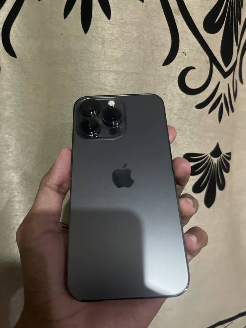 Apple iPhone 13 Pro 4