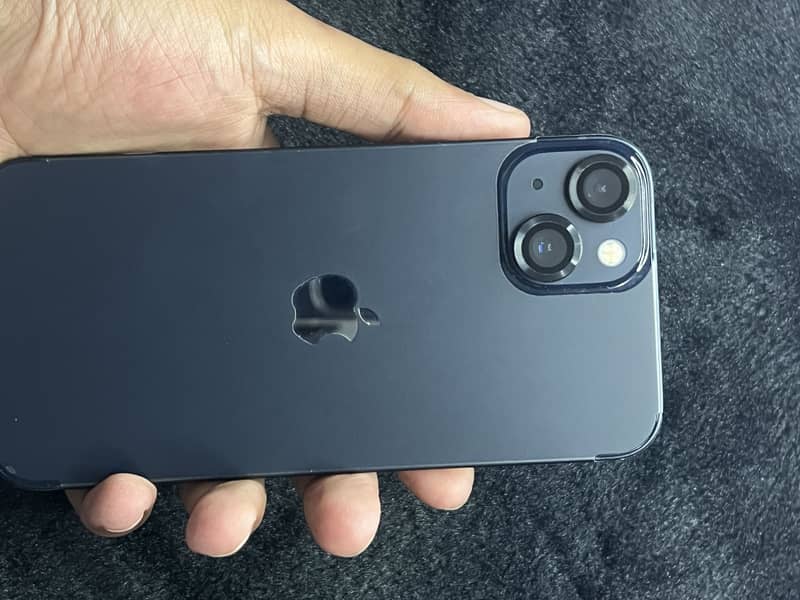 Apple iPhone 13 0