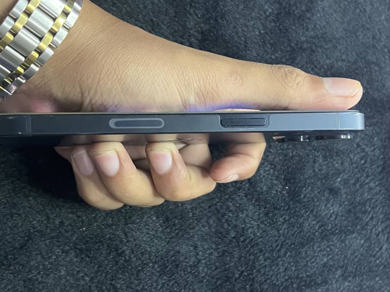 Apple iPhone 13 4