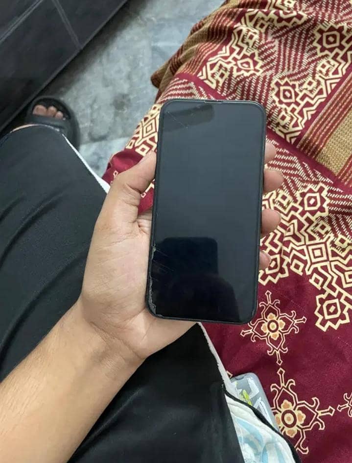Apple iPhone 13 1
