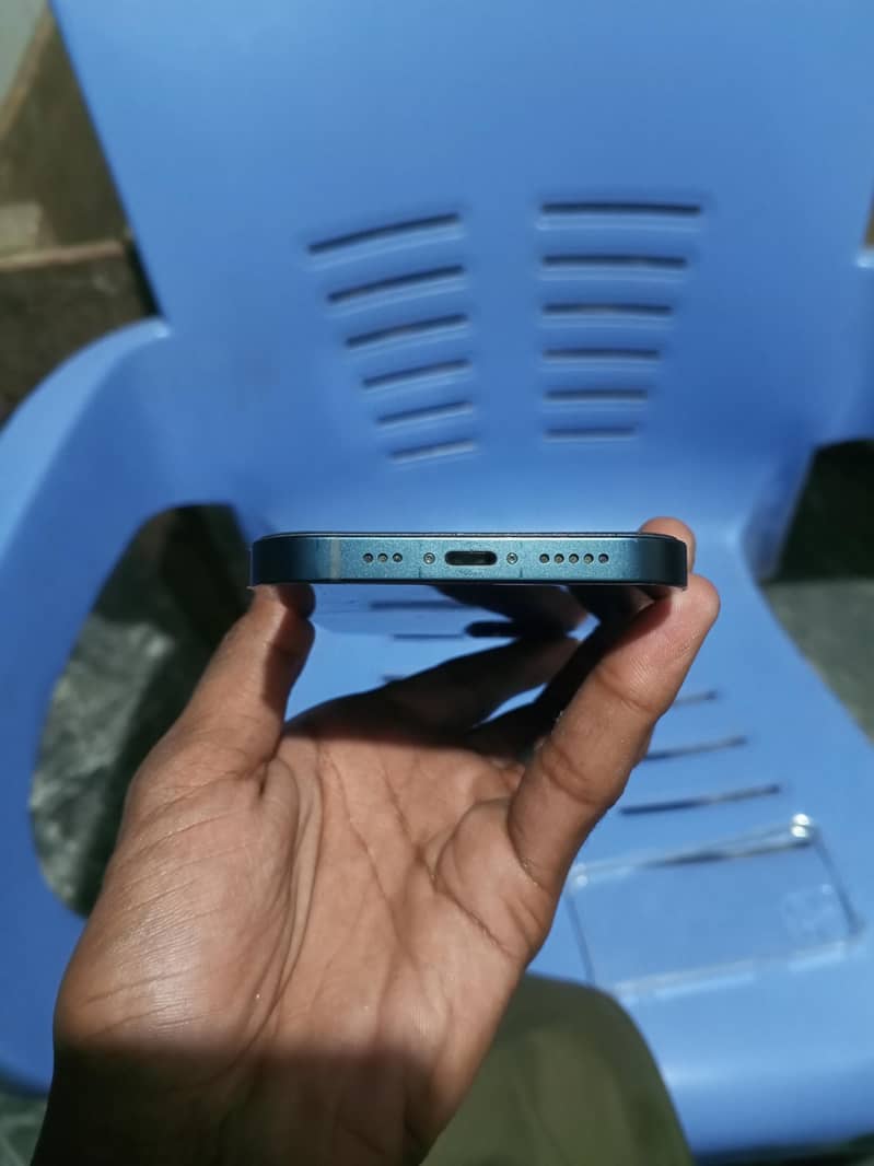 Apple iPhone 13 3