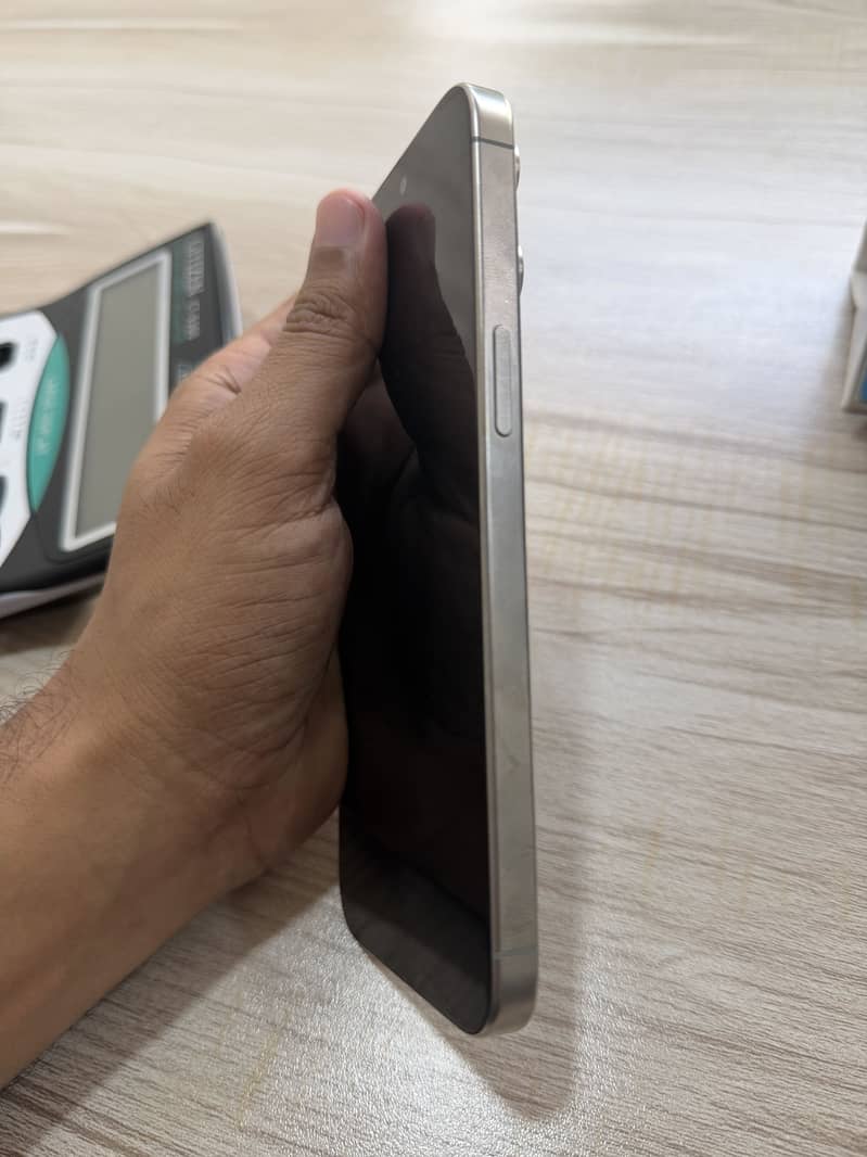 Apple iPhone 15 Pro Max 3