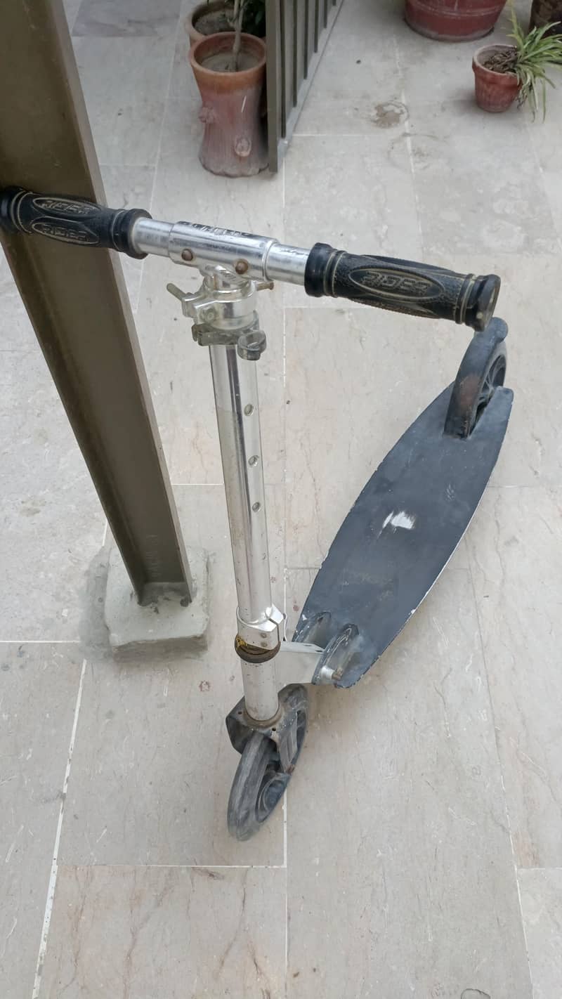 scooty 0
