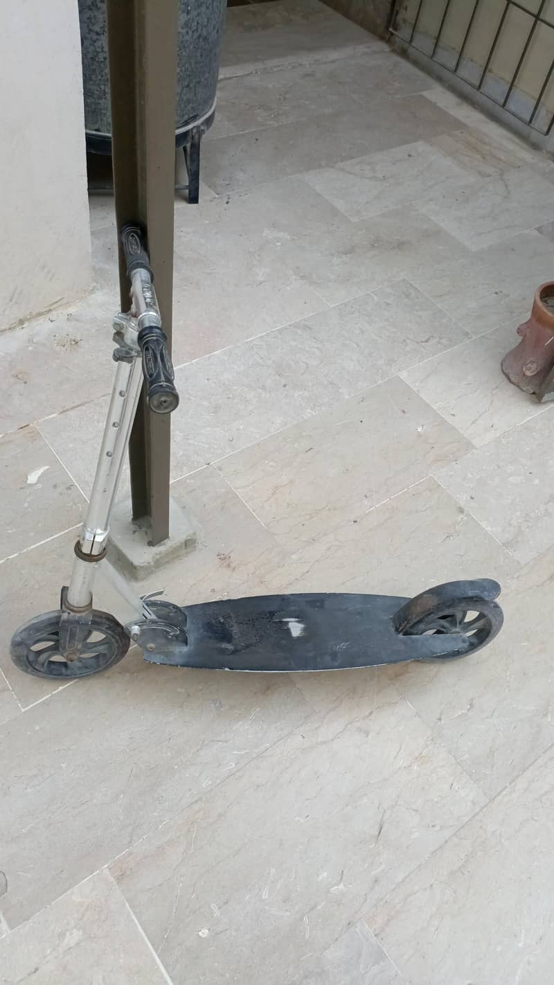 scooty 1