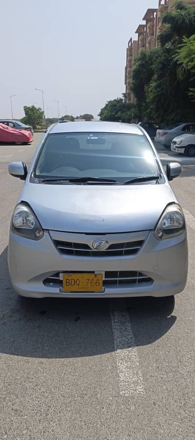 Daihatsu Mira 2011