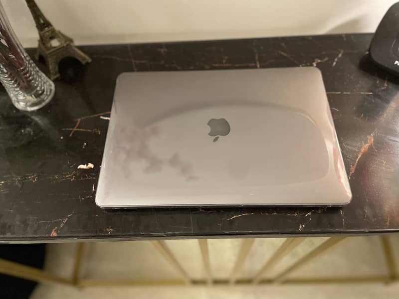 Macbook Pro M2 i5 1