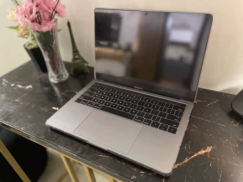 Macbook Pro M2 i5 4