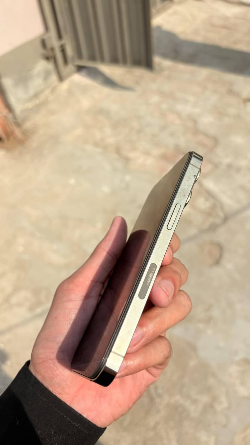 Apple iPhone 13 Pro 3