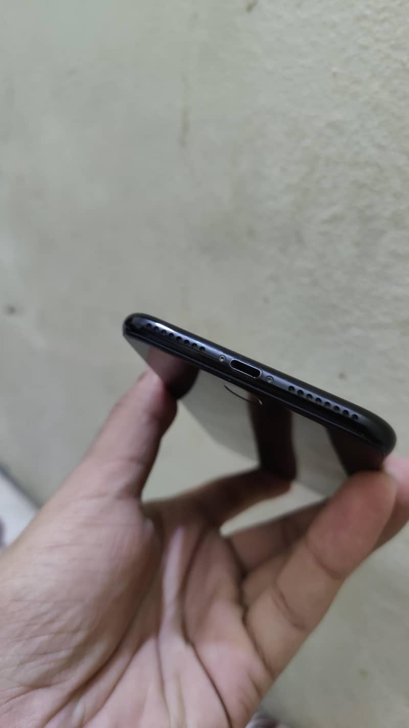 Apple iPhone 7 Plus 1