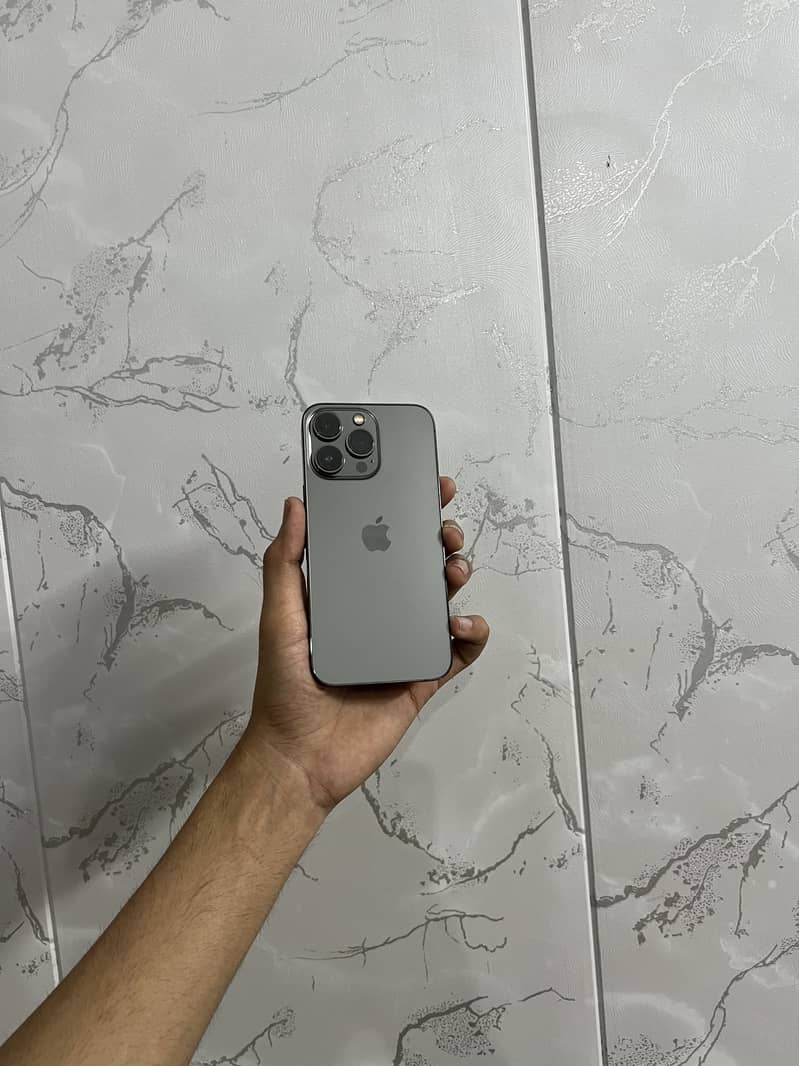 Apple iPhone 13 Pro 1