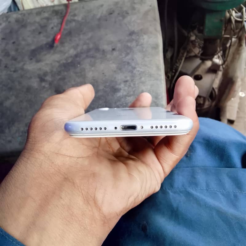 Apple iPhone 7 1