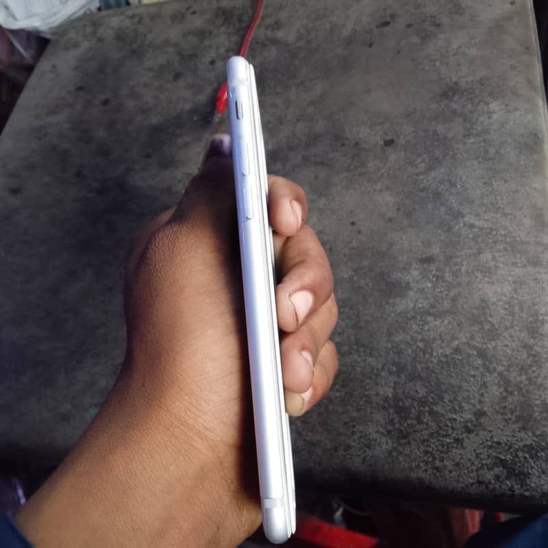 Apple iPhone 7 2