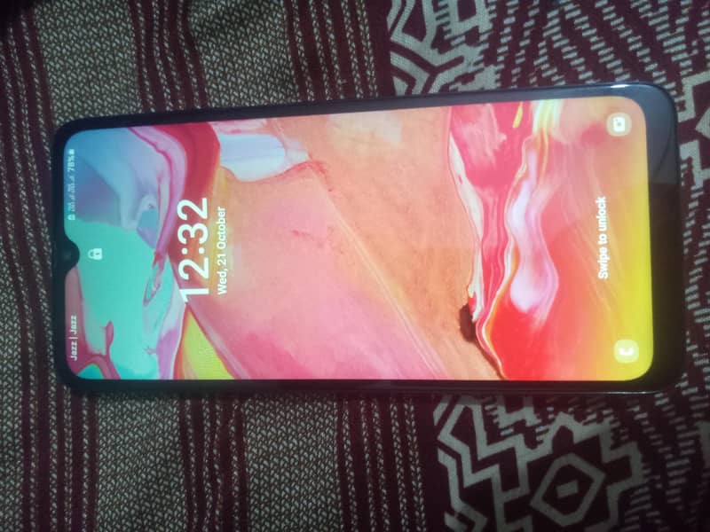 Samsung Mobile A70 1