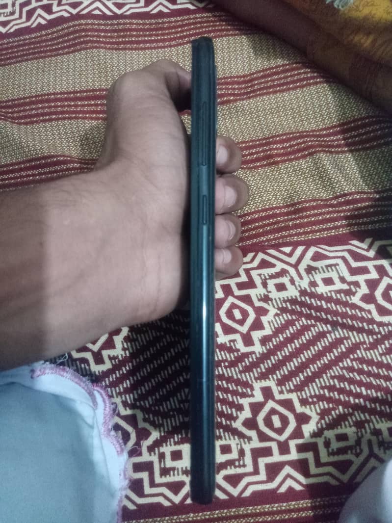 Samsung Mobile A70 3