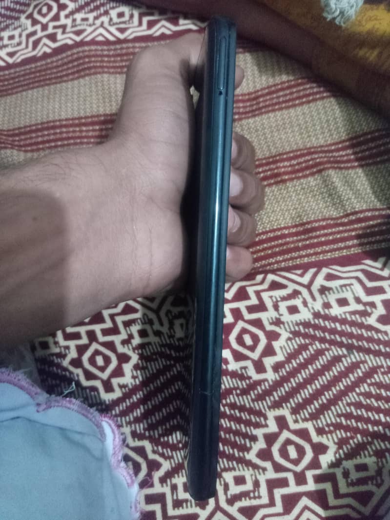 Samsung Mobile A70 4