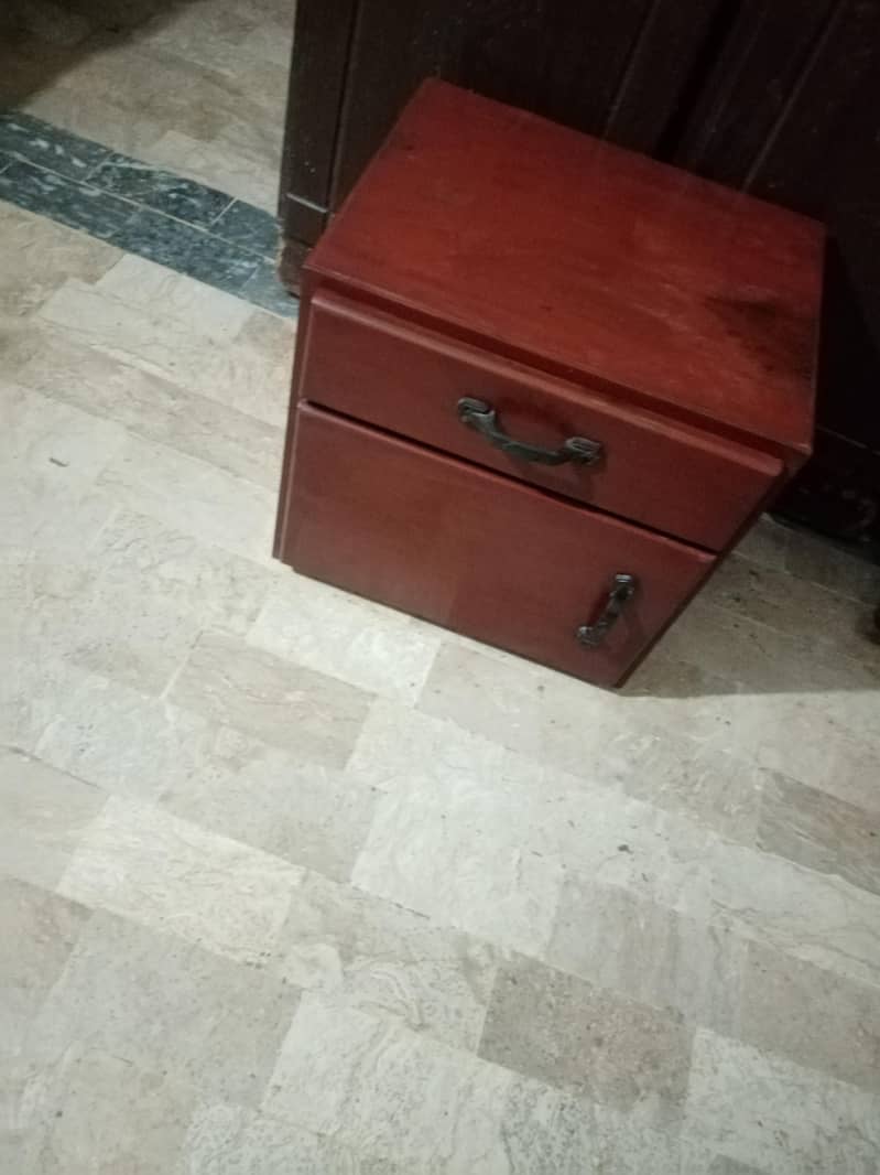 SINGLE MINI CABINET 5