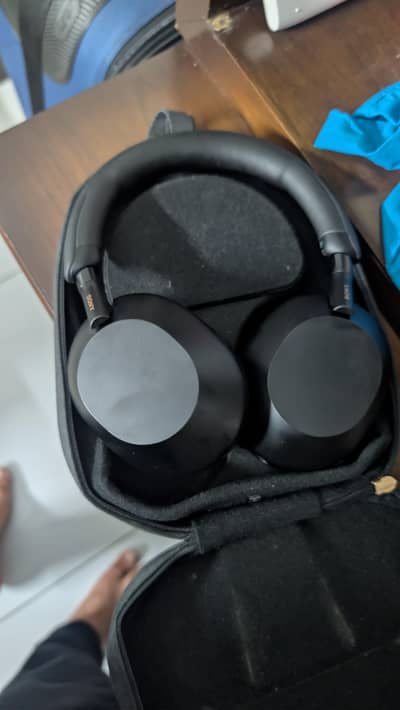 urgent sales xm5 Headphones