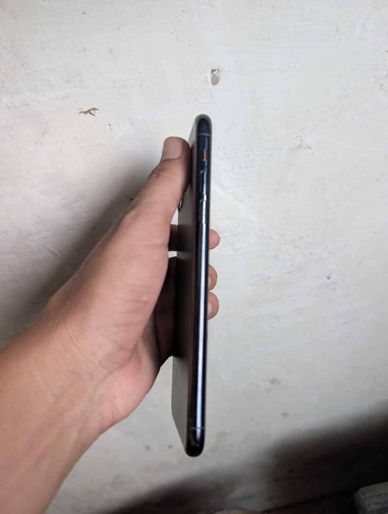 Apple iPhone 11 Pro Max 3