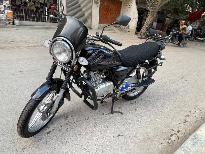 GS 150 Suzuki SE - Standard Bikes - 1120698161