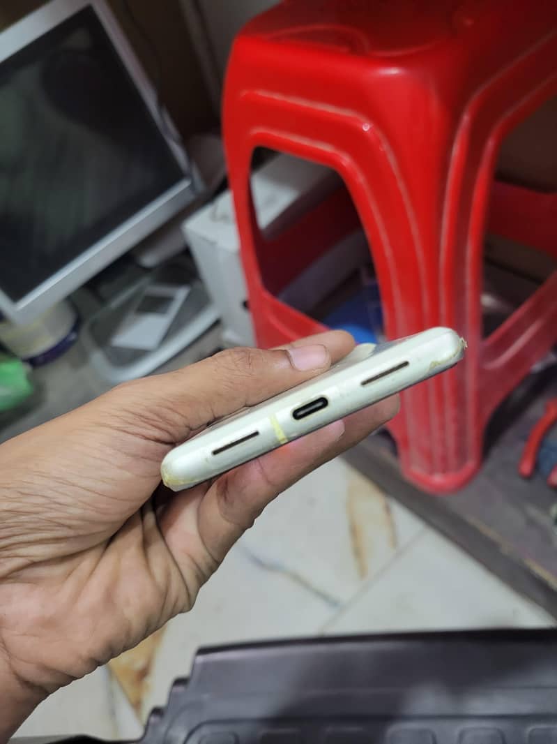 Google Pixel 7 4