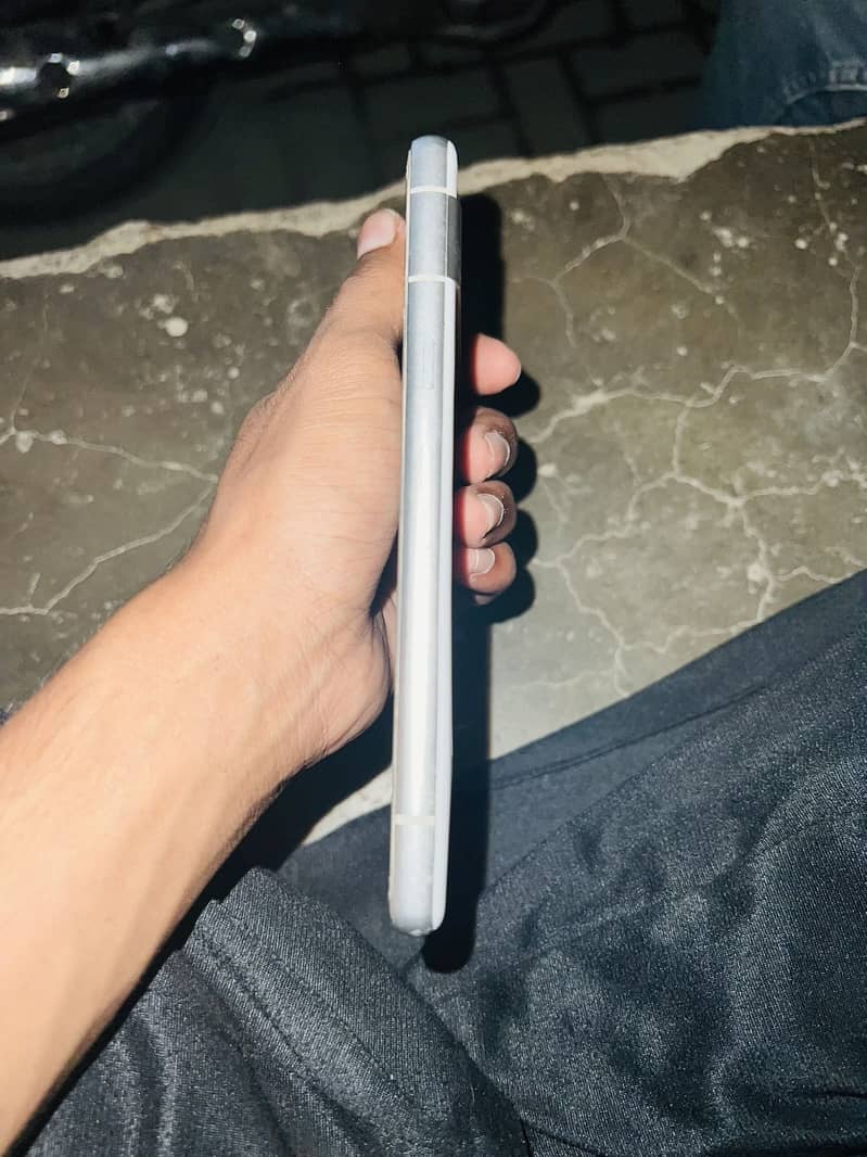 Google Pixel 7a 3