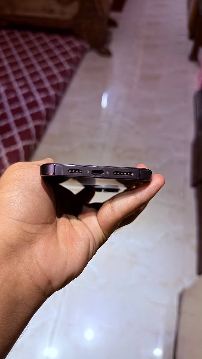 Apple iPhone 14 Pro Max 0